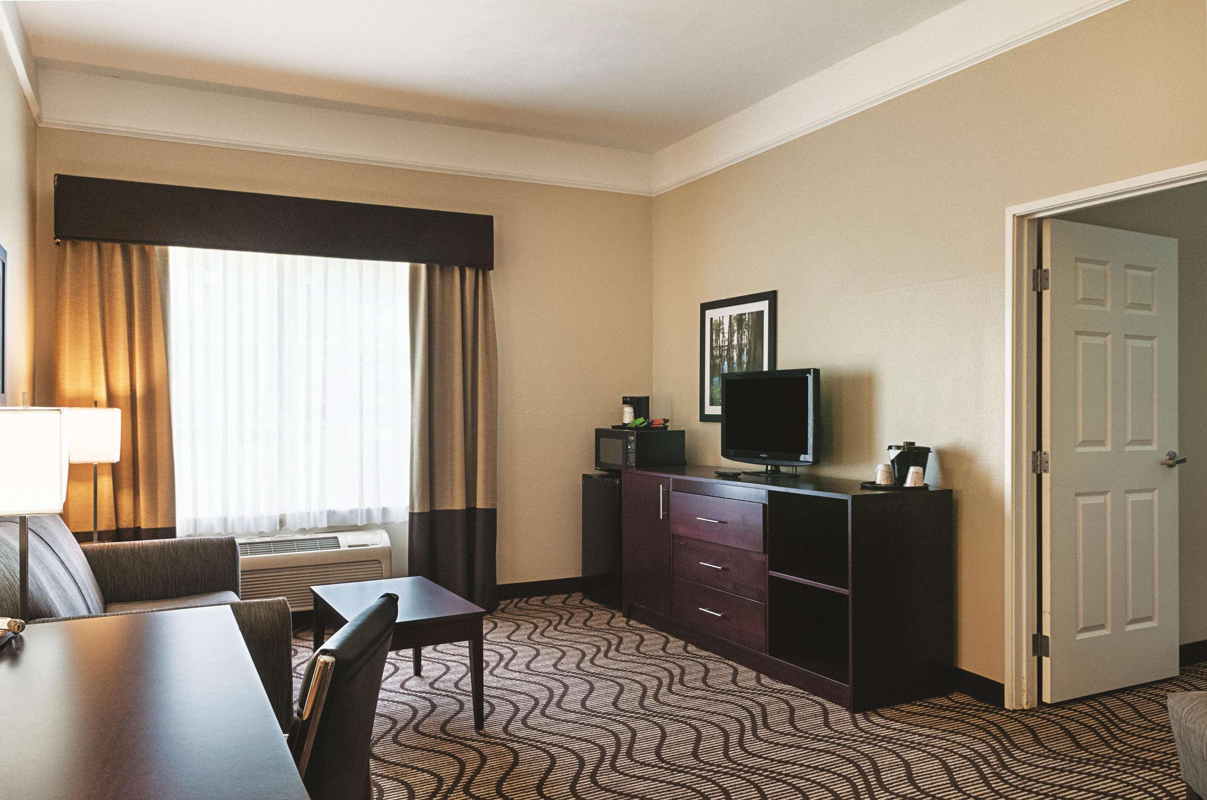 La Quinta By Wyndham Houma Hotel Exterior photo