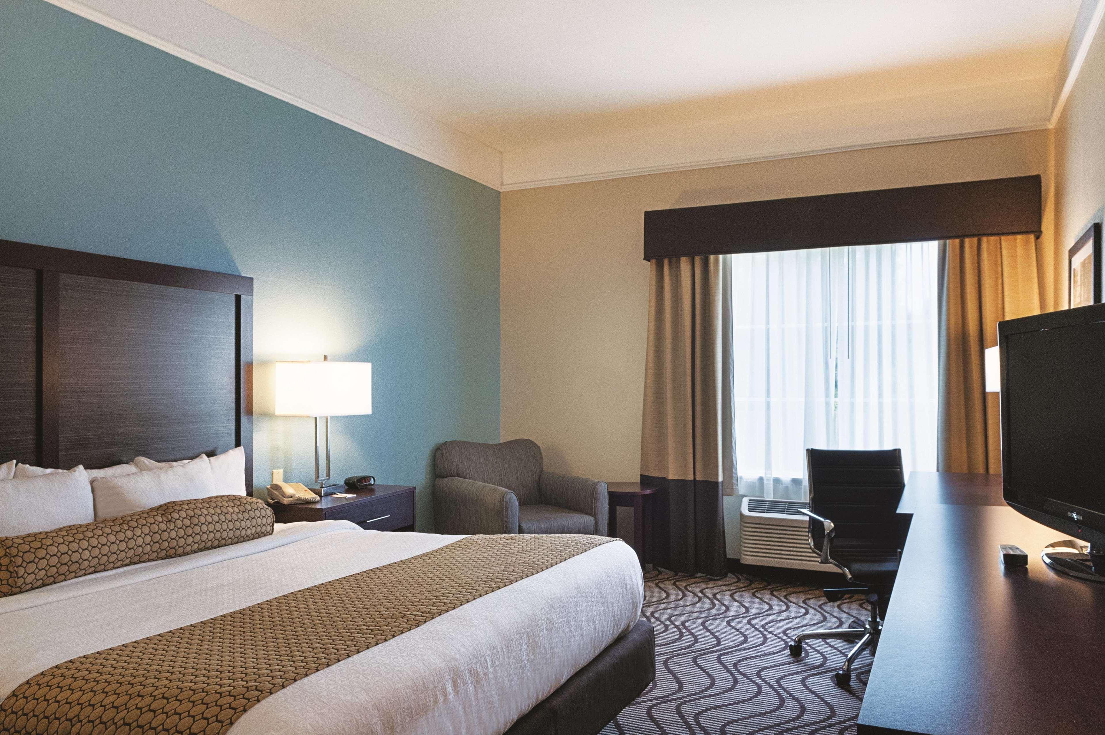 La Quinta By Wyndham Houma Hotel Exterior photo