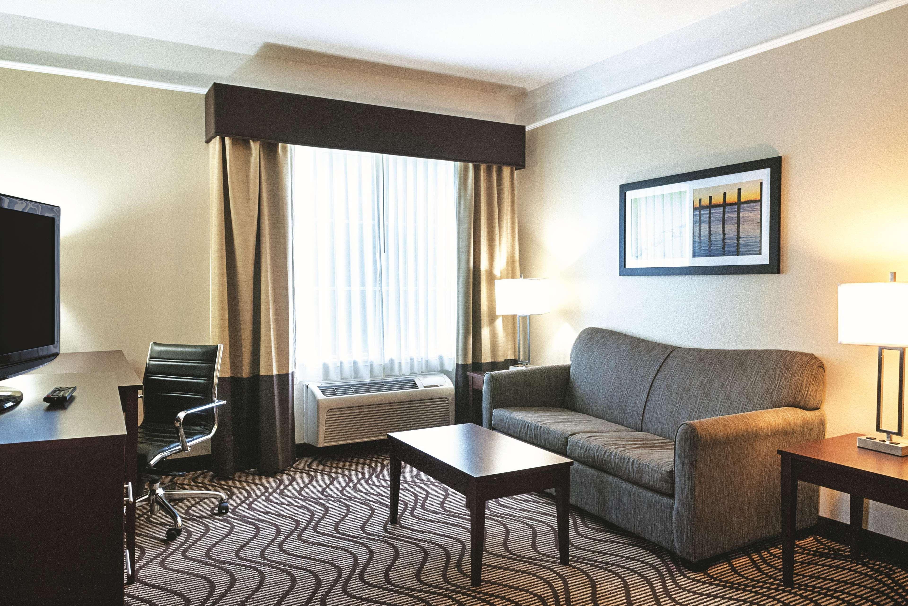 La Quinta By Wyndham Houma Hotel Exterior photo