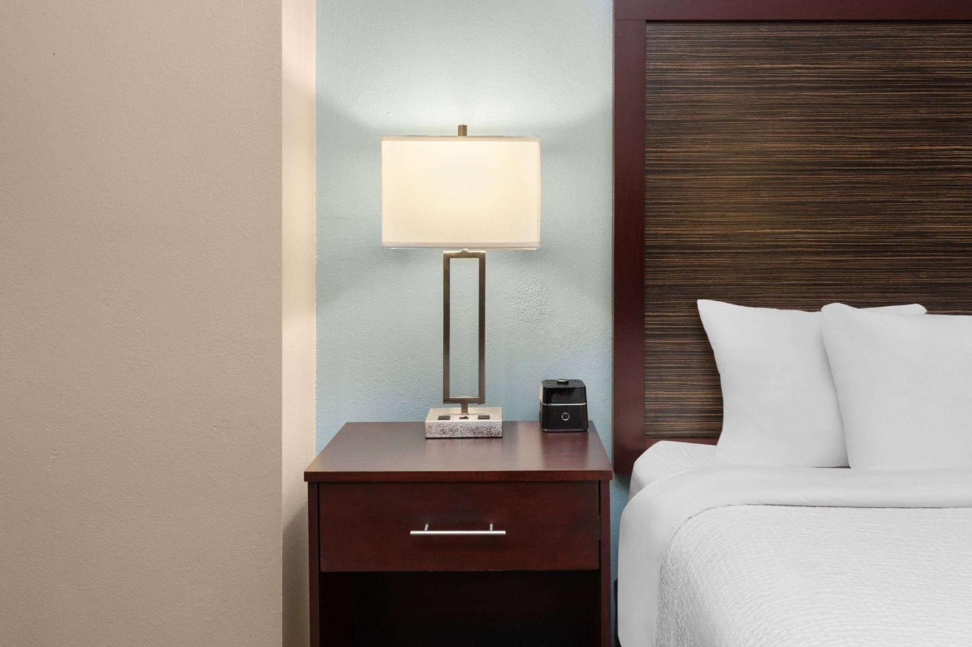 La Quinta By Wyndham Houma Hotel Exterior photo
