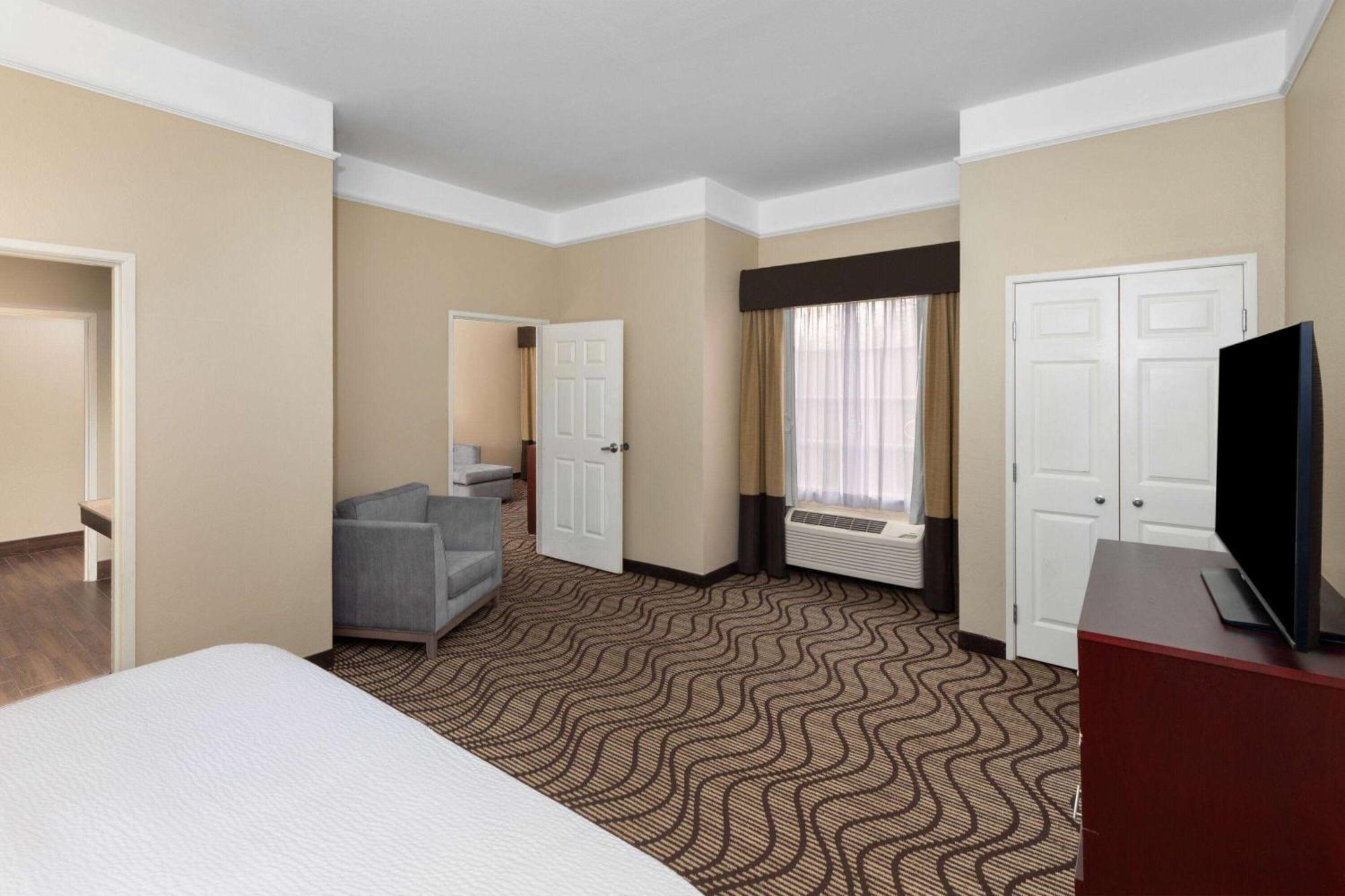 La Quinta By Wyndham Houma Hotel Exterior photo