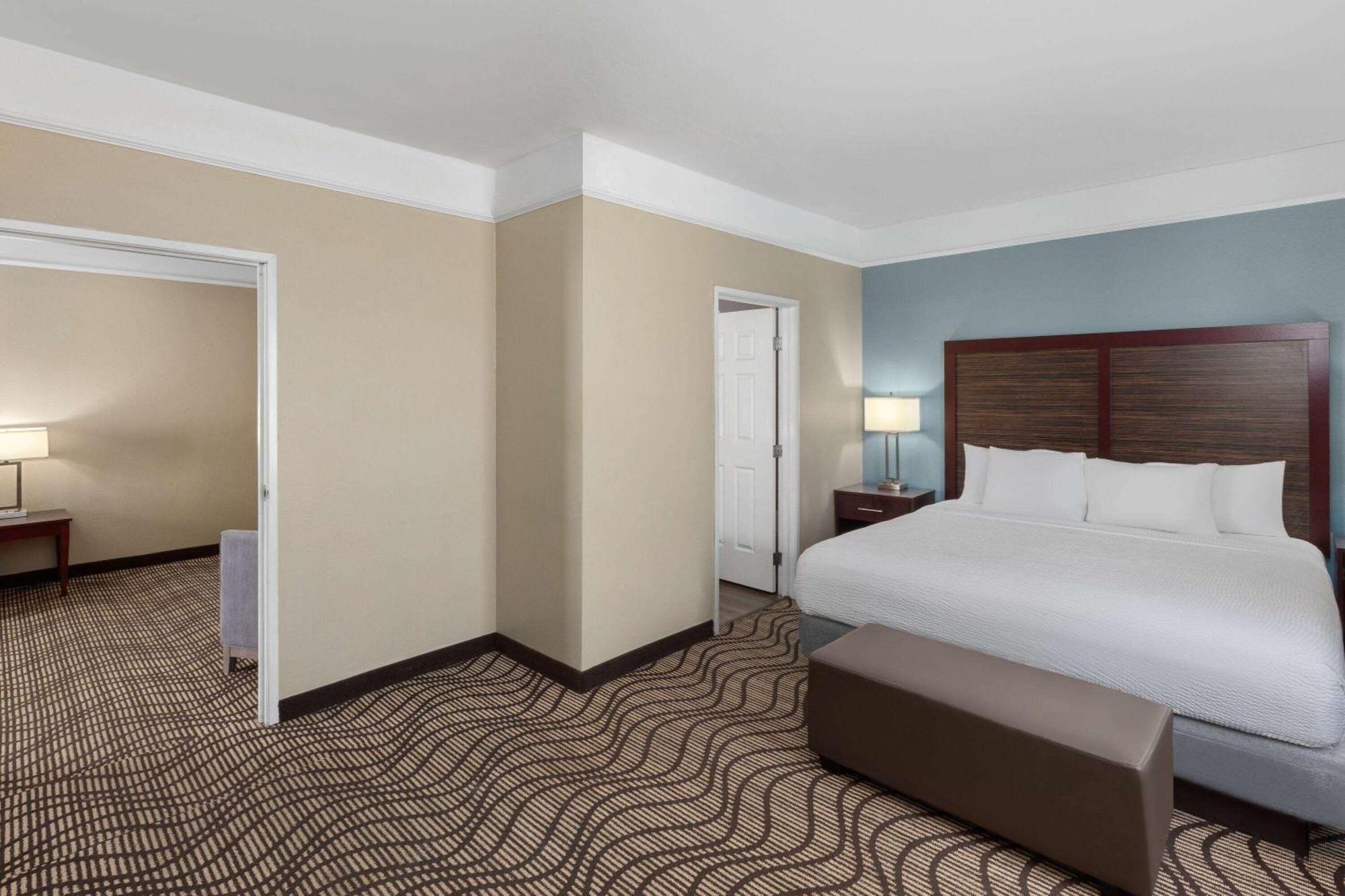 La Quinta By Wyndham Houma Hotel Exterior photo